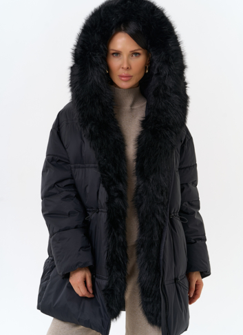 Женский пуховик с отделкой из искусственного меха