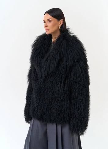 Женская шуба из меха ламы фото