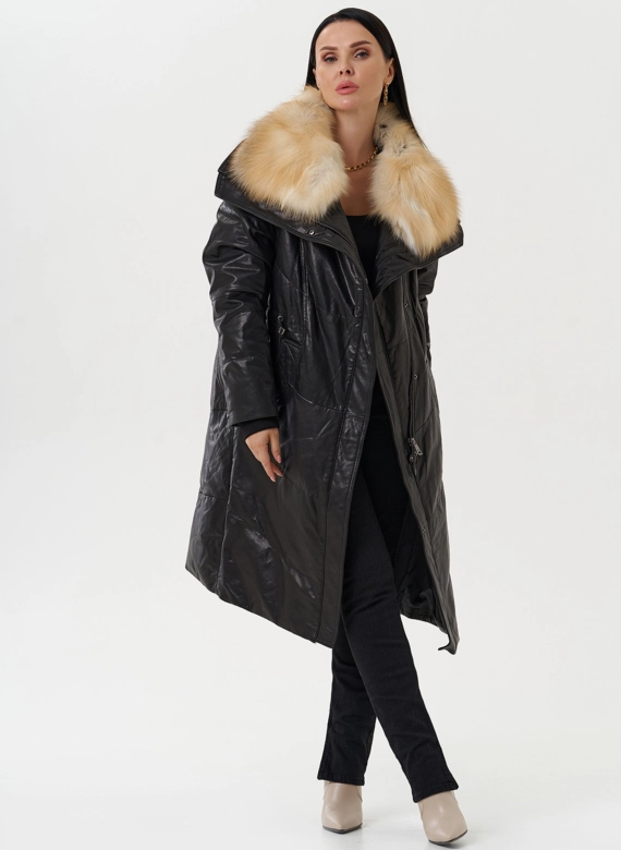 Женский кожаный пуховик с отделкой из меха лисы