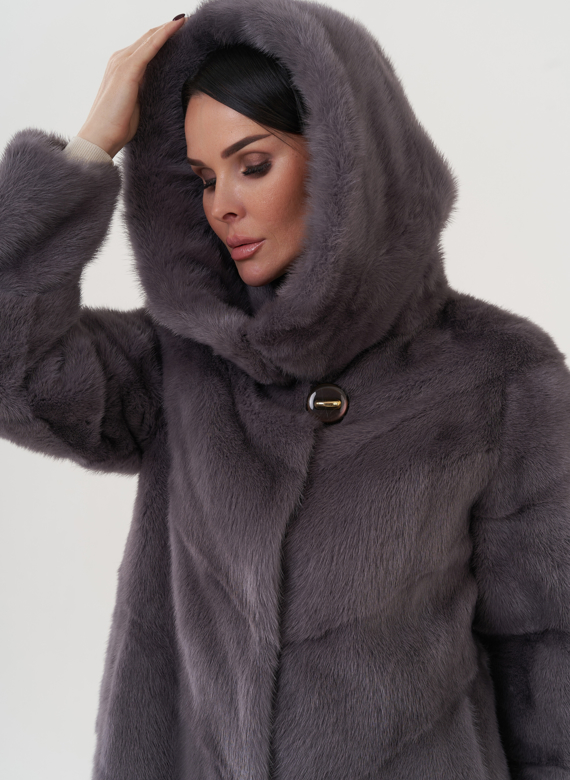 Шуба из норки с капюшоном 