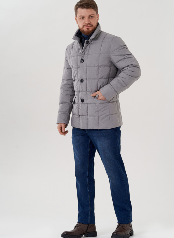 Мужская куртка серого цвета 