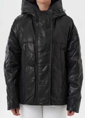 Утепленная куртка из натуральной кожи с капюшоном