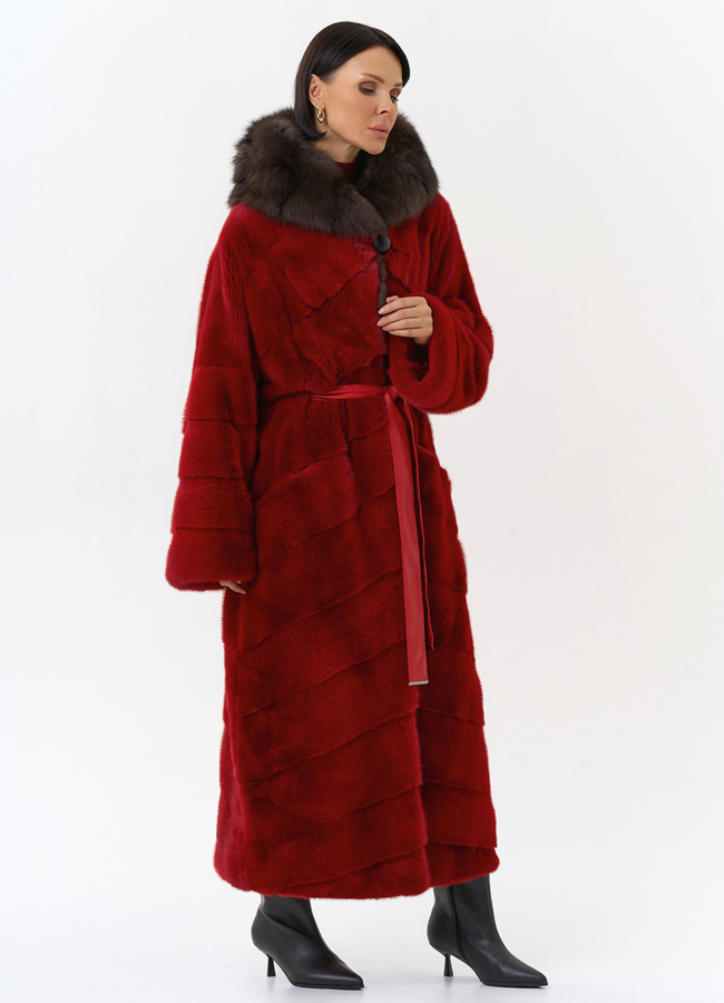 Красная норковая шуба с капюшоном из меха куницы модель № 31964 универмаг малина