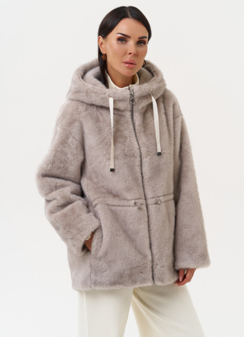 Женская куртка из эко меха с капюшоном