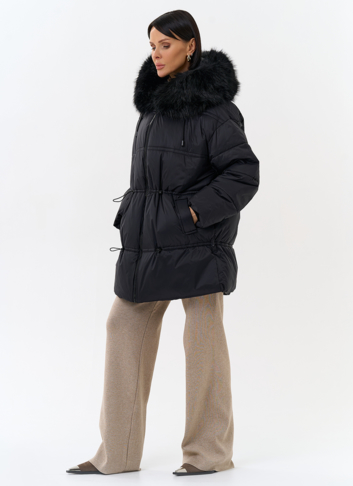 Женский пуховик с отделкой из искусственного меха