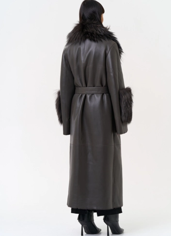 Женская натуральная дубленка с отделкой из меха лисы