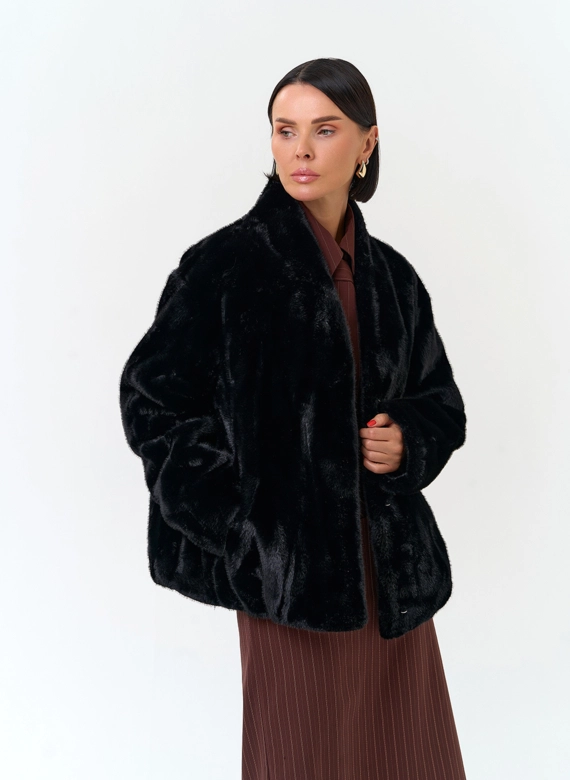Женская куртка из эко меха фото